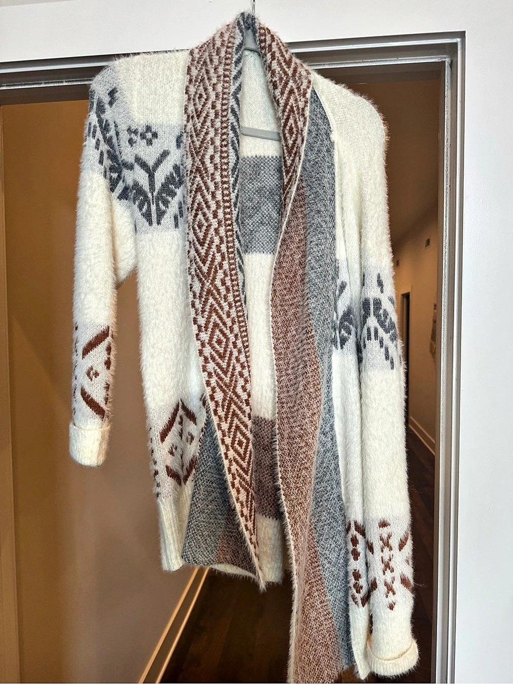 Nolstagia Geometric Open Front Cardigan Cream Large Like New